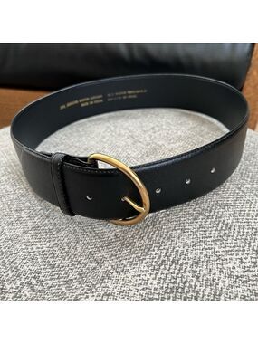 BELT Wide Black Bonded Leather Gold Tone Buckle Classic Basic Minimalist Chic